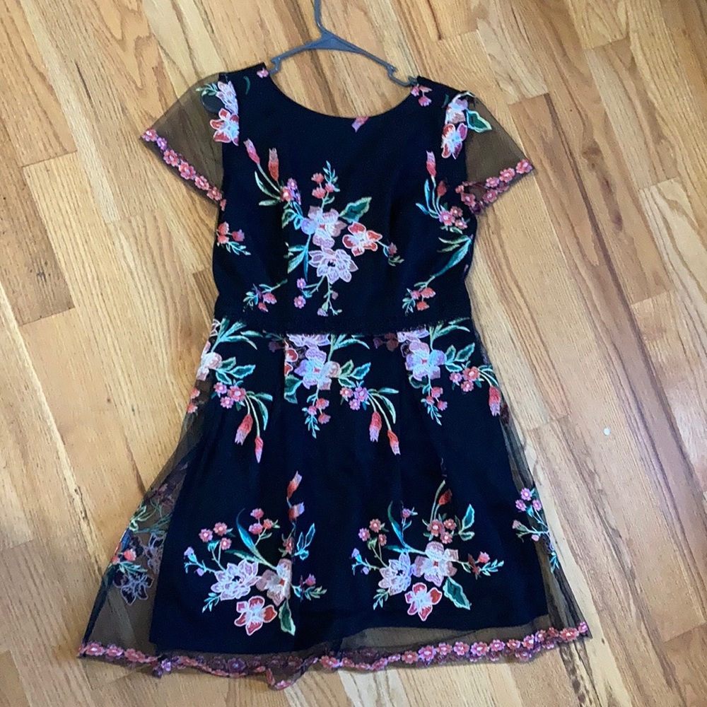 Beautiful black floral embroidered Adrianna Papell dress